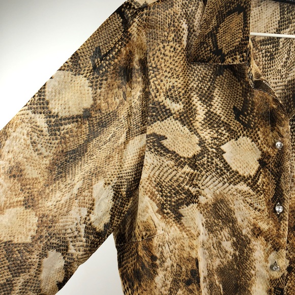 ⭐️Kris Jenner Collection | button down long sleeve - Picture 3 of 6